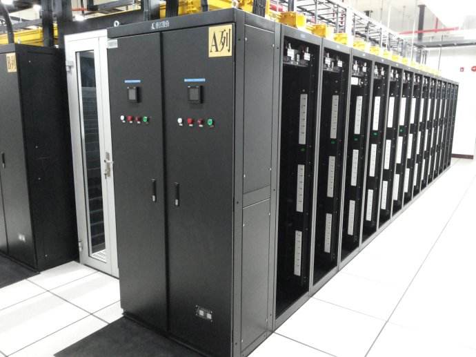 后备式UPS
